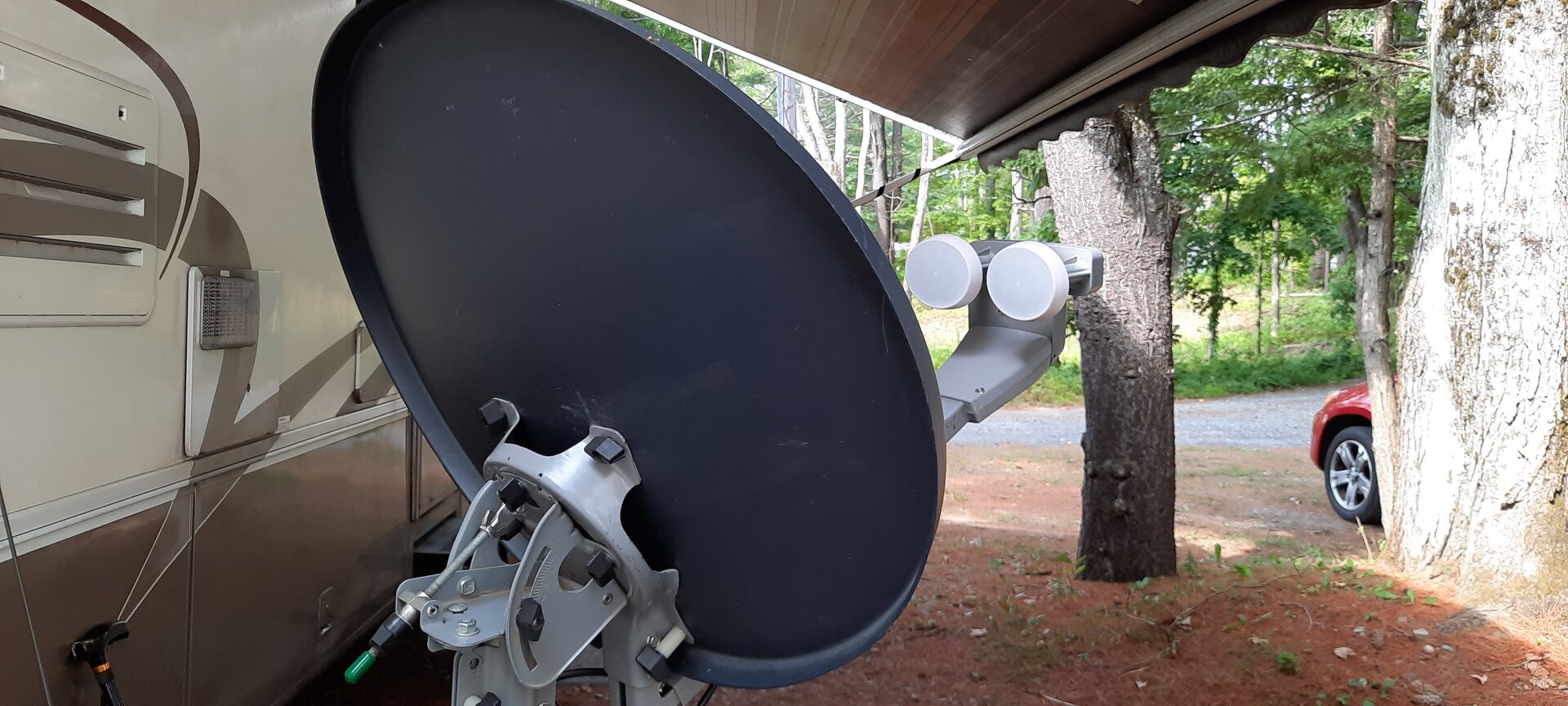 1k4_dish_1K2_EA_LNBF.jpg