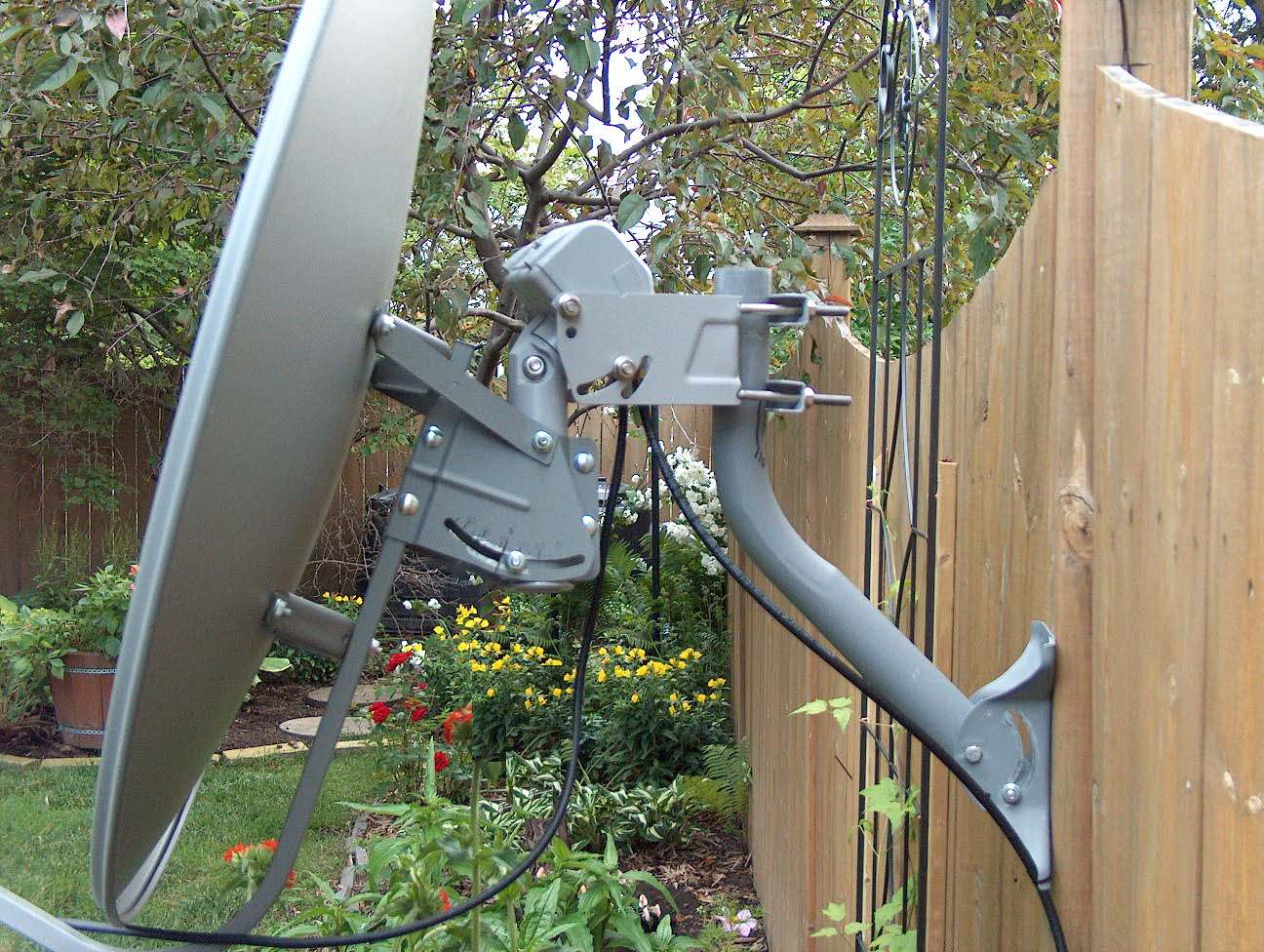 Dish on post.jpg