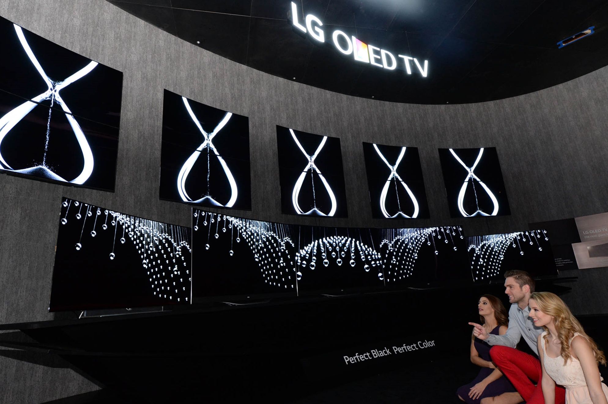 LG_CES2015_OLED_TV_zone_1.jpg