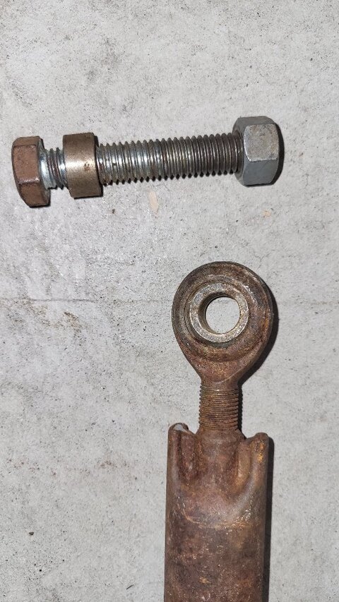 Eye bolt.jpg Eye bolt.jpg