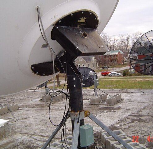solid-mount-left-rear-close.jpg solid-mount-left-rear-close.jpg