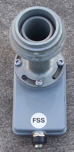 SuperDish 105 Feed & LNB.jpg