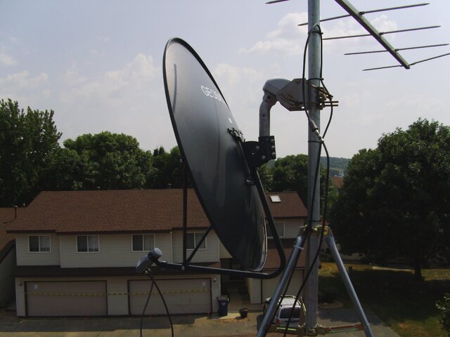Hispasat 3.JPG Hispasat 3.JPG
